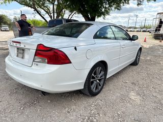 2011 Volvo C70 - Exterior Rear Right Corner Image